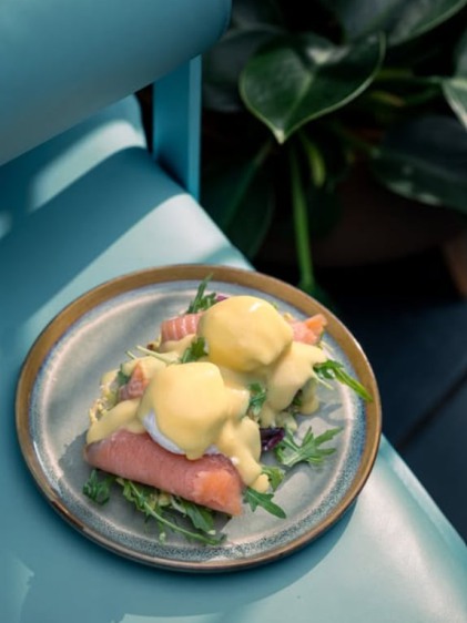 Eggs Benedict with greens